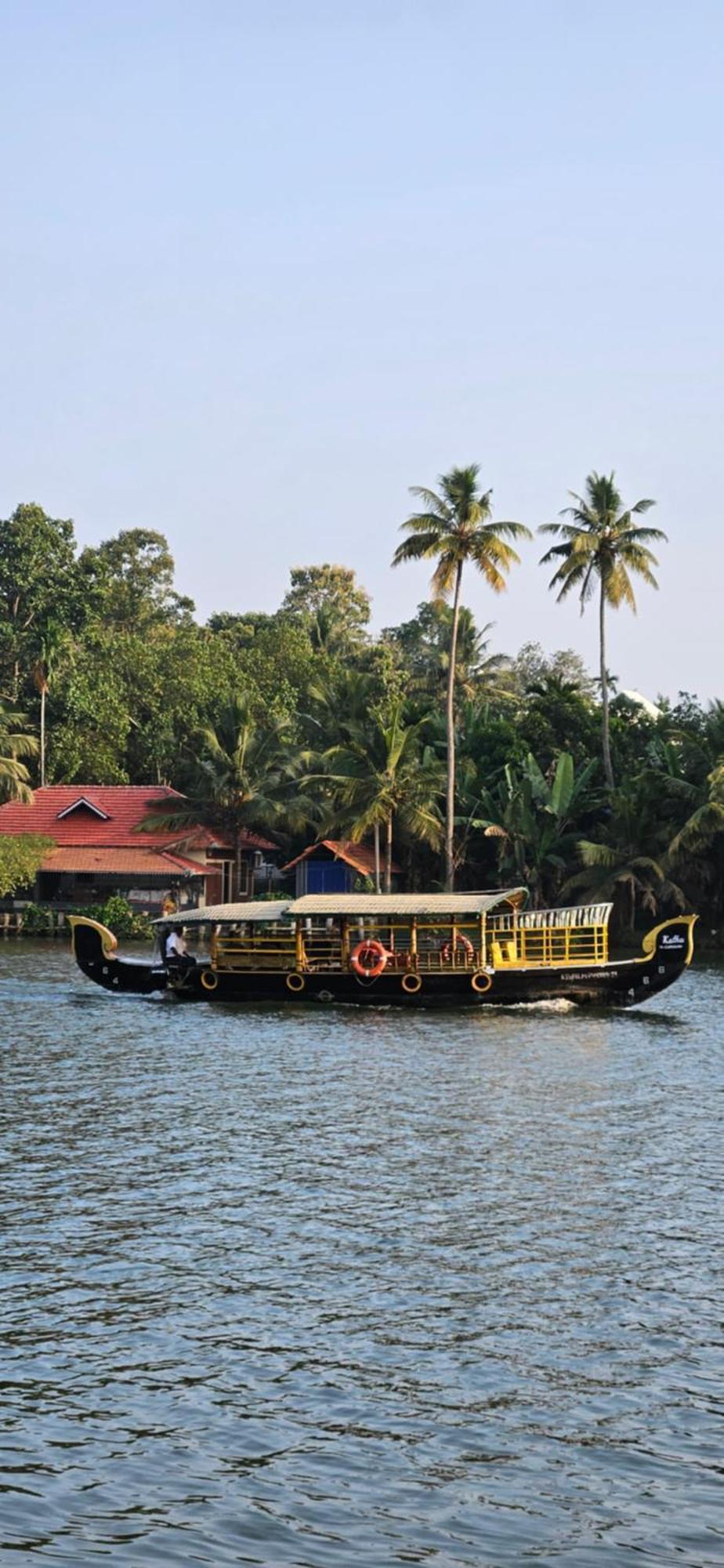 Islandstay-A Riverside Property Kollam Eksteriør billede